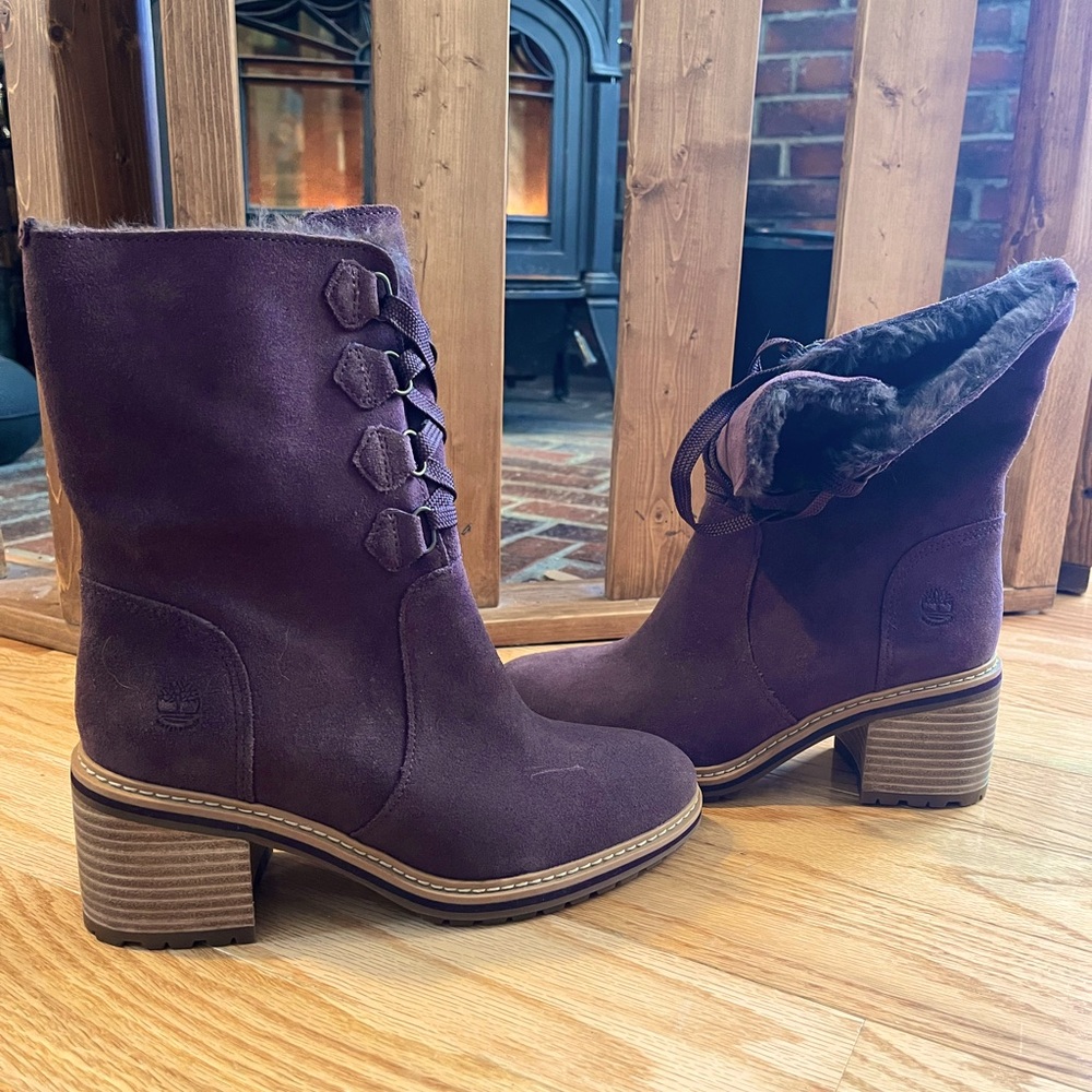 Burgundy Timberland winter boots, size 7. Condition: like new!